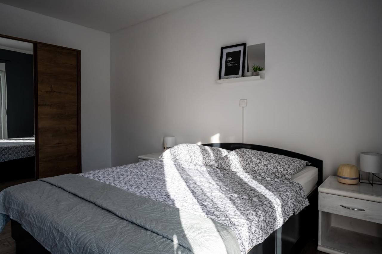 Hedonist Apartment 希贝尼克 外观 照片